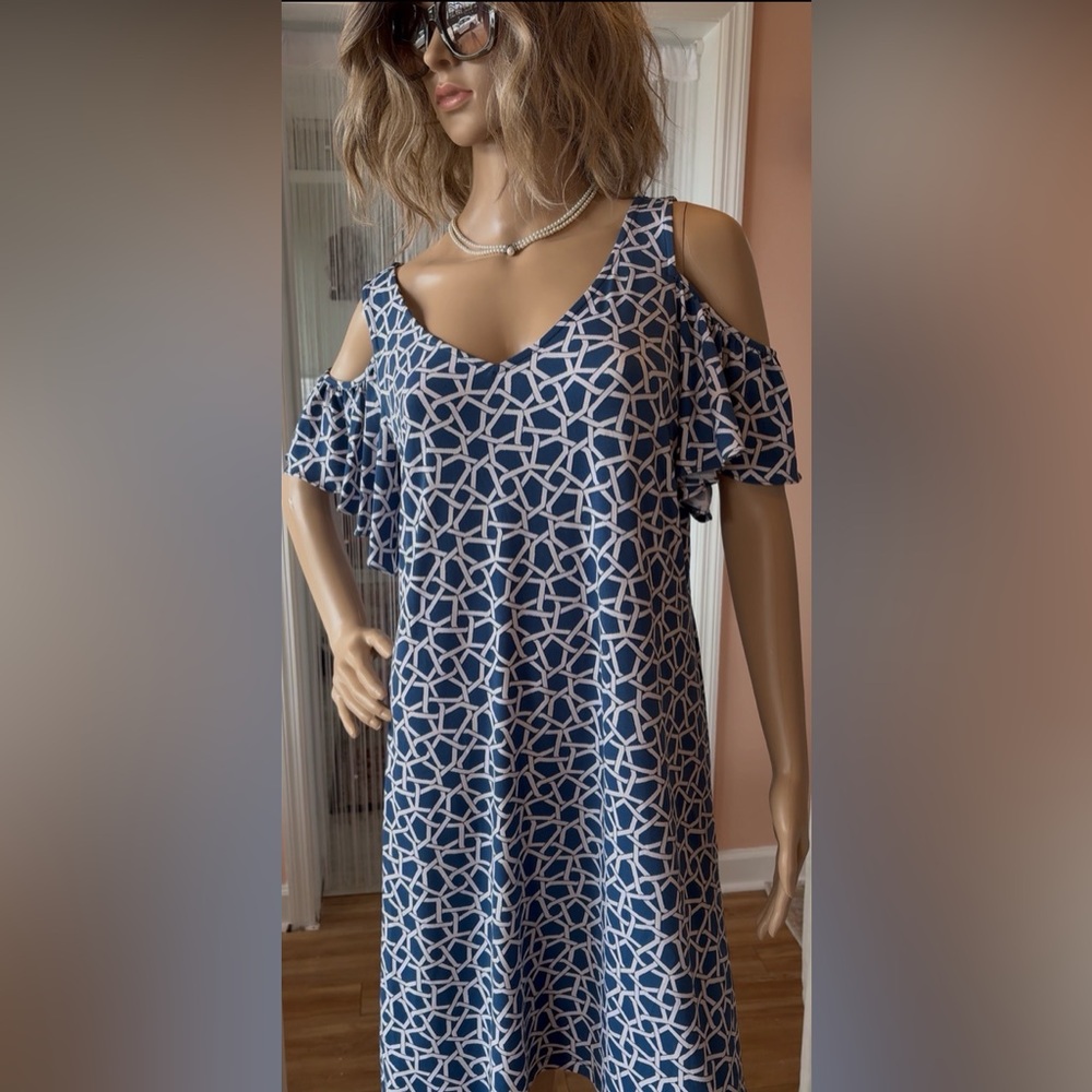 MSK Blue & white Geometric cold shoulder dress size Large. Above the knees.